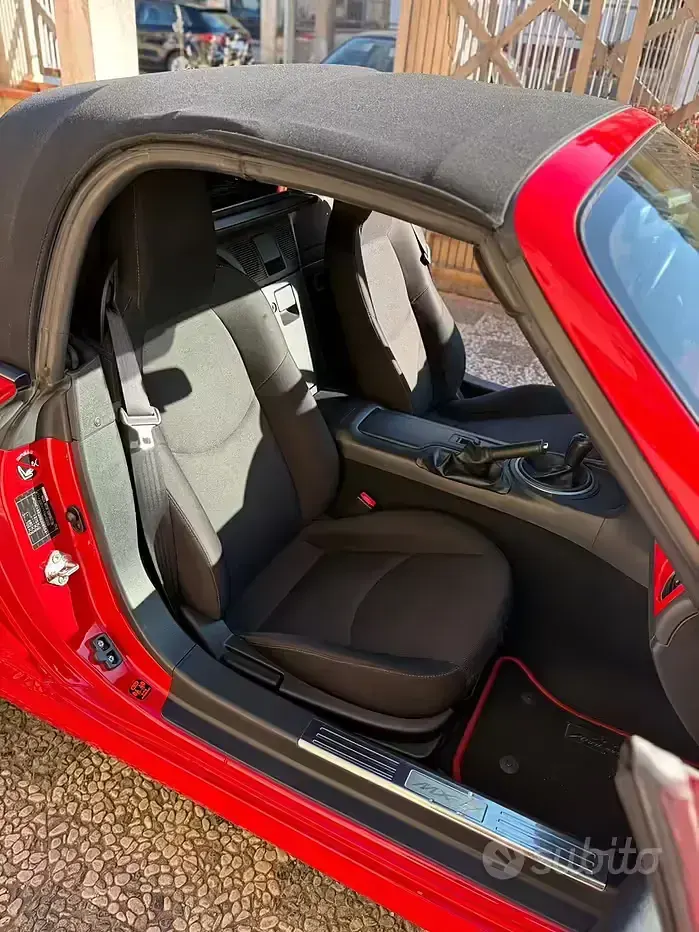Usata Mazda MX5 126 CV (92 kW) 2010 Rosso Cabrio