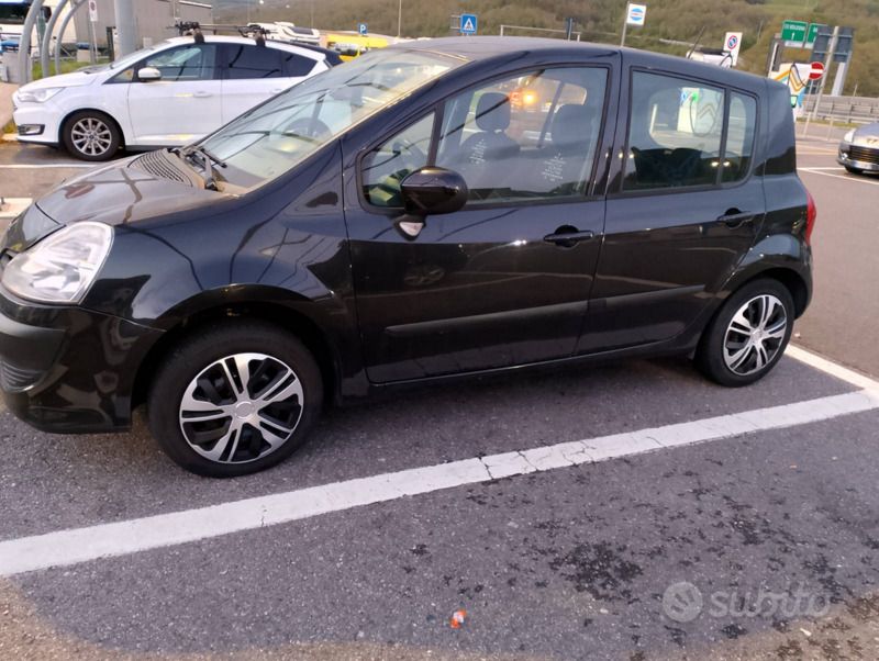 Usata Renault Modus Expression 75 CV (55 kW) 2011 Nero Monovolume