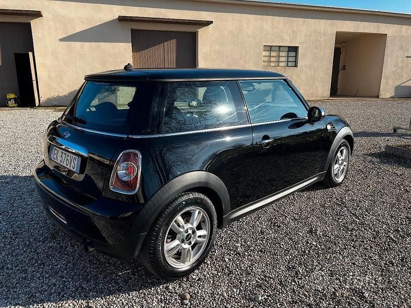Usata Mini ONE 75 CV (55 kW) 2011 Nero Utilitaria