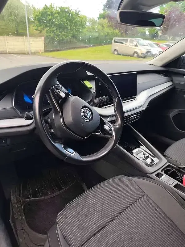Käytetty Skoda Octavia Executive 150 HP (110 kW) 2021 Musta Farmari