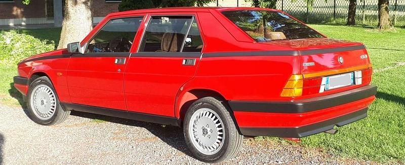 Usata Alfa Romeo 75 Quadrifoglio Verde 156 CV (114 kW) 1986 Berlina
