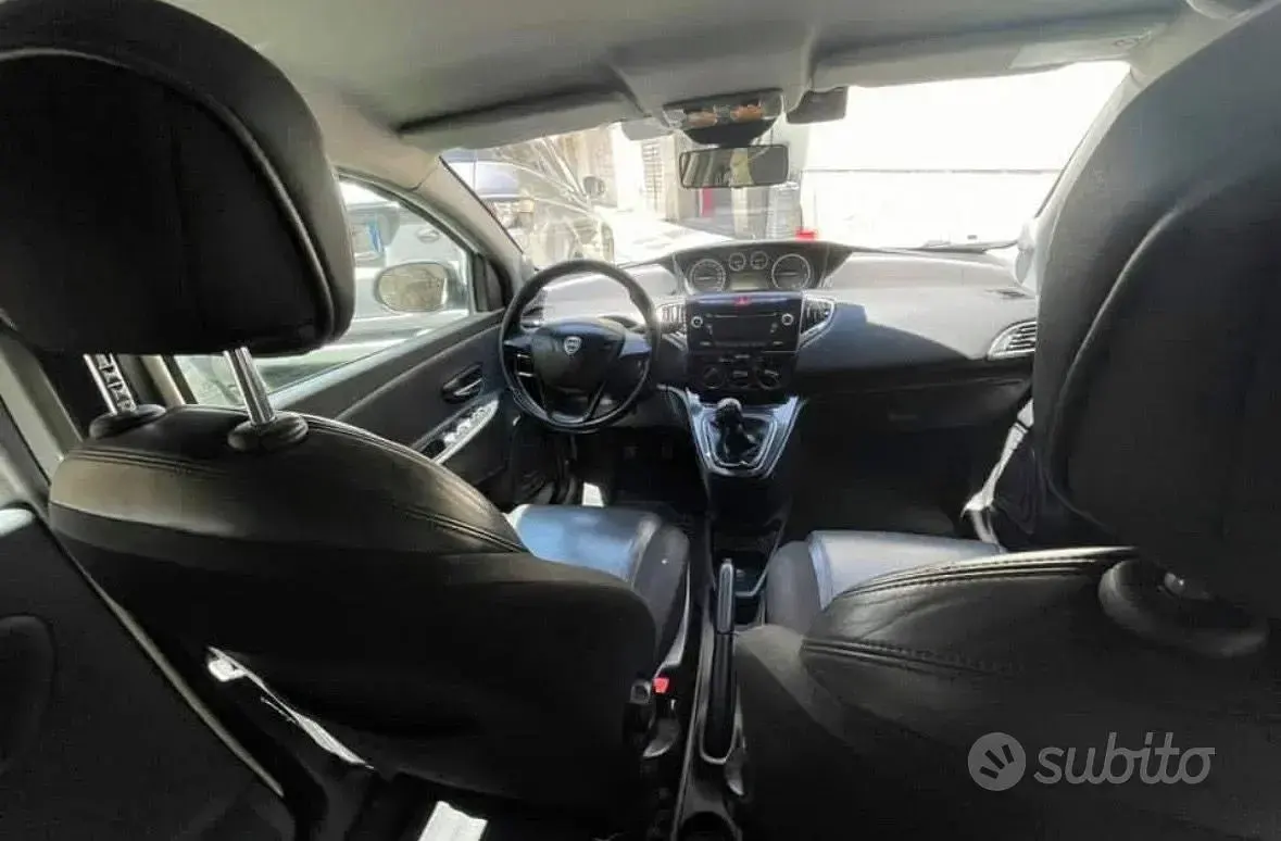 Usata Lancia Ypsilon 69 CV (50 kW) 2013 Bianco Utilitaria