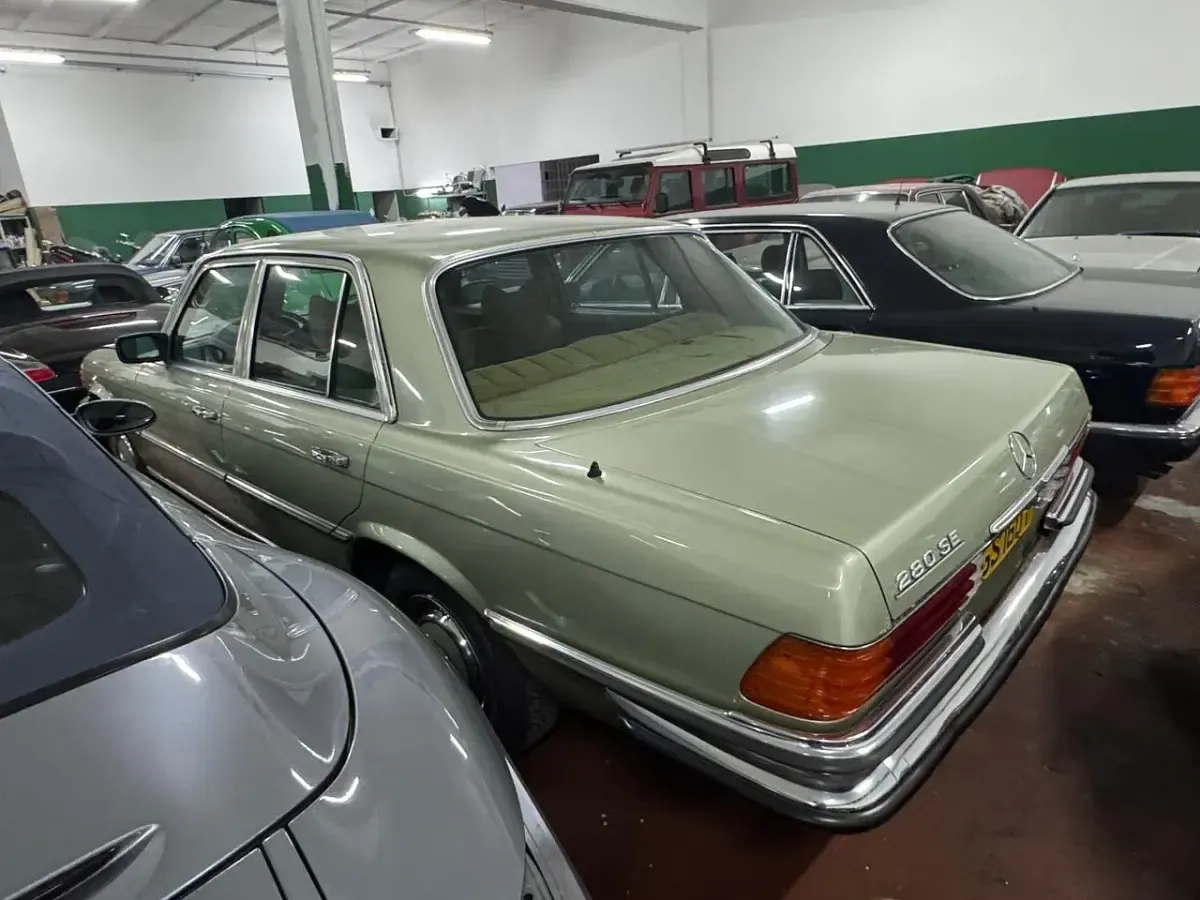 Begagnad Mercedes 280 SE 156 HK (114 kW) 1979 Grön Sedan