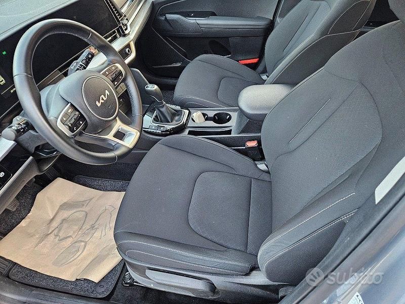 Second-hand Kia Sportage 179 CP (131 kW) 2023 Gri SUV
