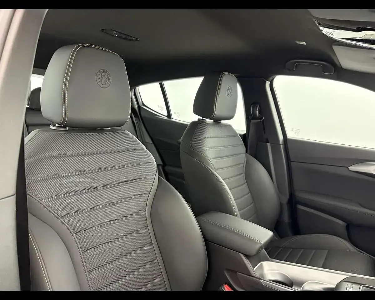 Usata Alfa Romeo Tonale Ti 160 CV (117 kW) 2023 Rosso alfa SUV