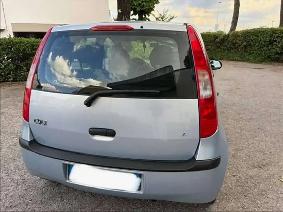 Usata Mitsubishi Colt 75 CV (55 kW) 2007 Argento Berlina