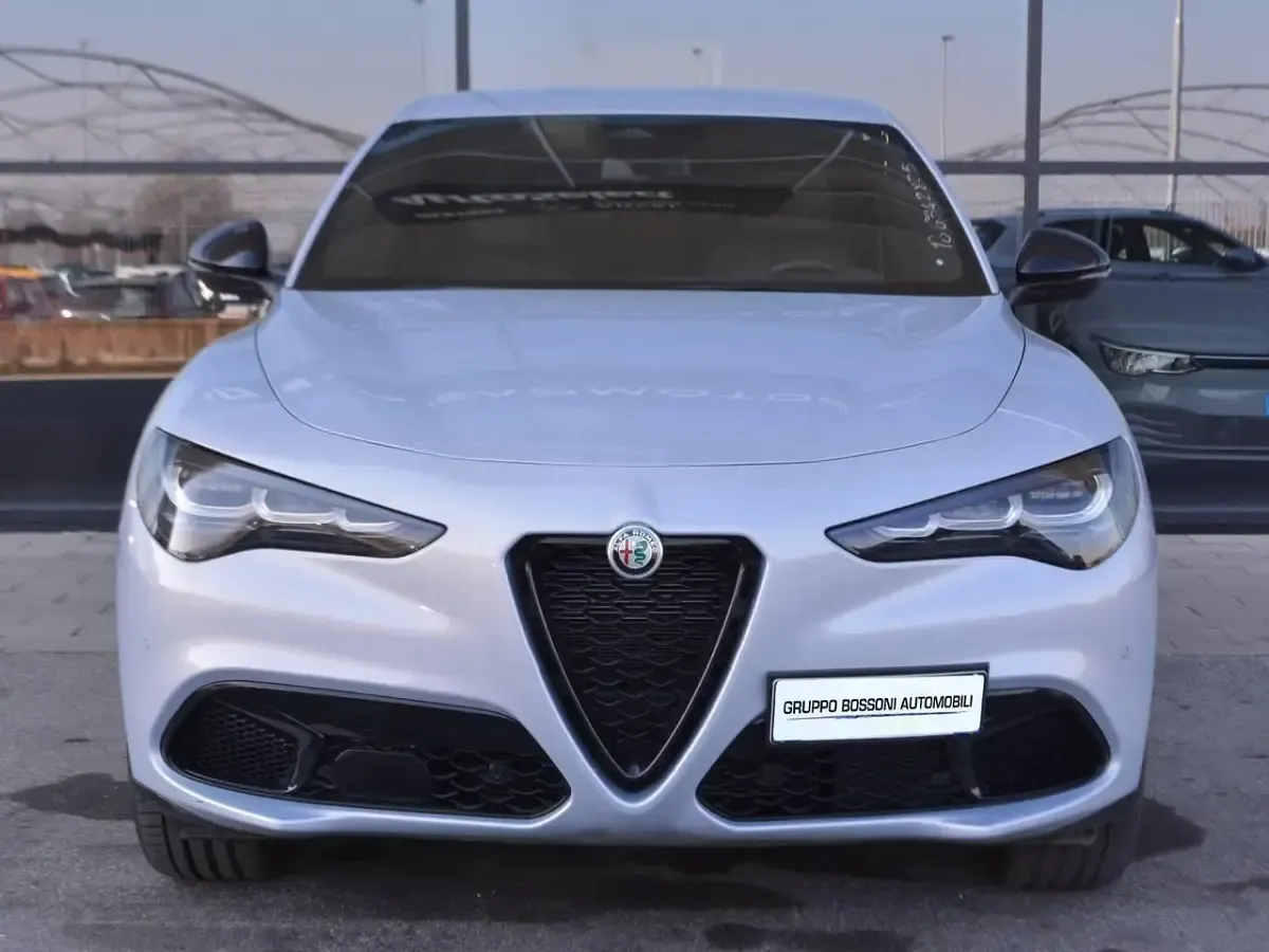 Usata Alfa Romeo Stelvio Veloce 209 CV (153 kW) 2024 Bianco SUV