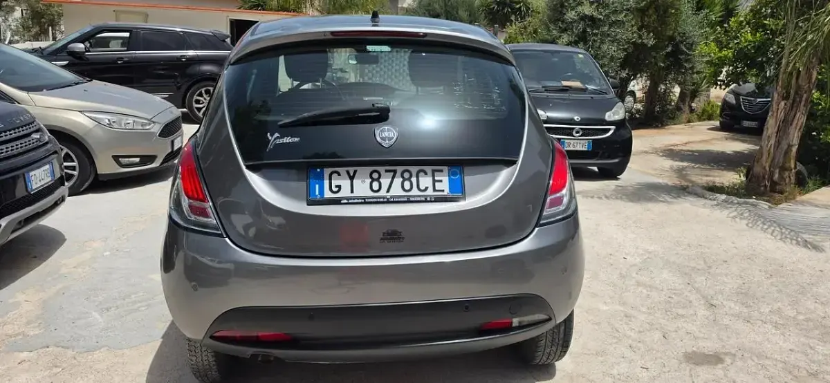Usata Lancia Ypsilon Gold 85 CV (62 kW) 2014 Grigio Utilitaria
