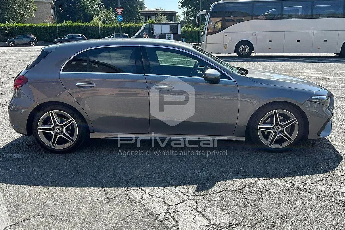 Usata Mercedes A180 AMG Line Premium 136 CV (100 kW) 2025 Grigio Utilitaria