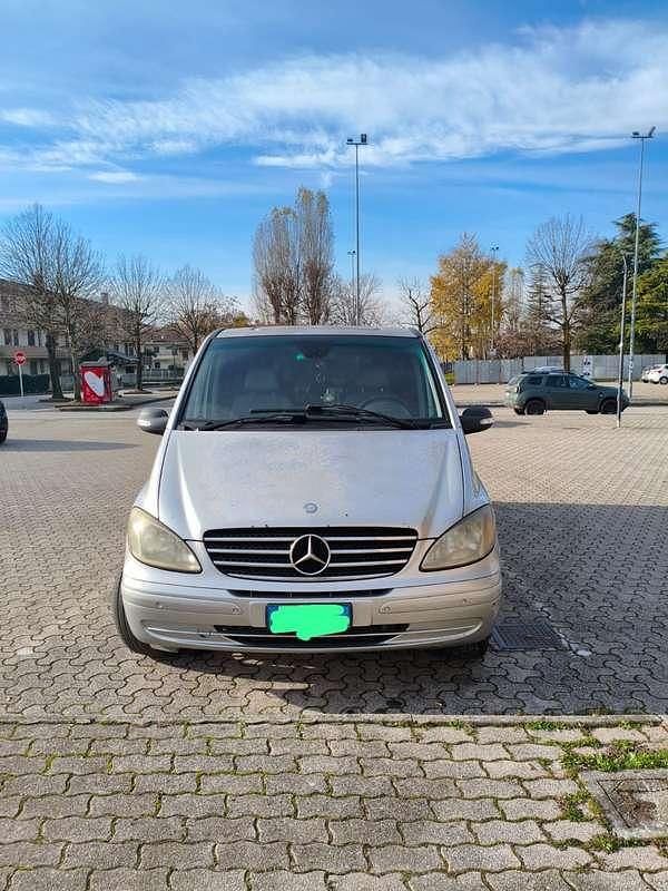 Usata Mercedes Viano 116 CV (85 kW) 2009 Grigio Monovolume