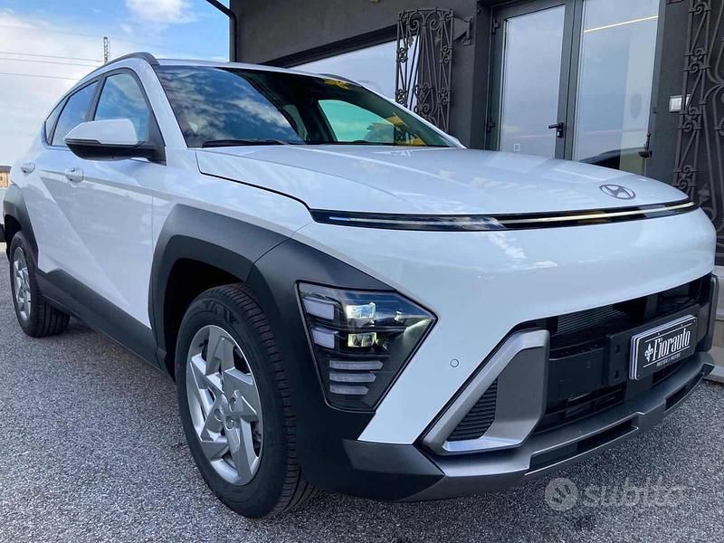 Nuova Hyundai Kona 100 CV (73 kW) 2025 Bianco SUV