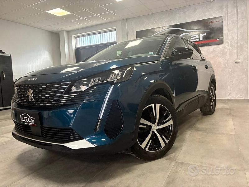 Usata Peugeot 3008 Allure 130 CV (95 kW) 2022 Verde SUV