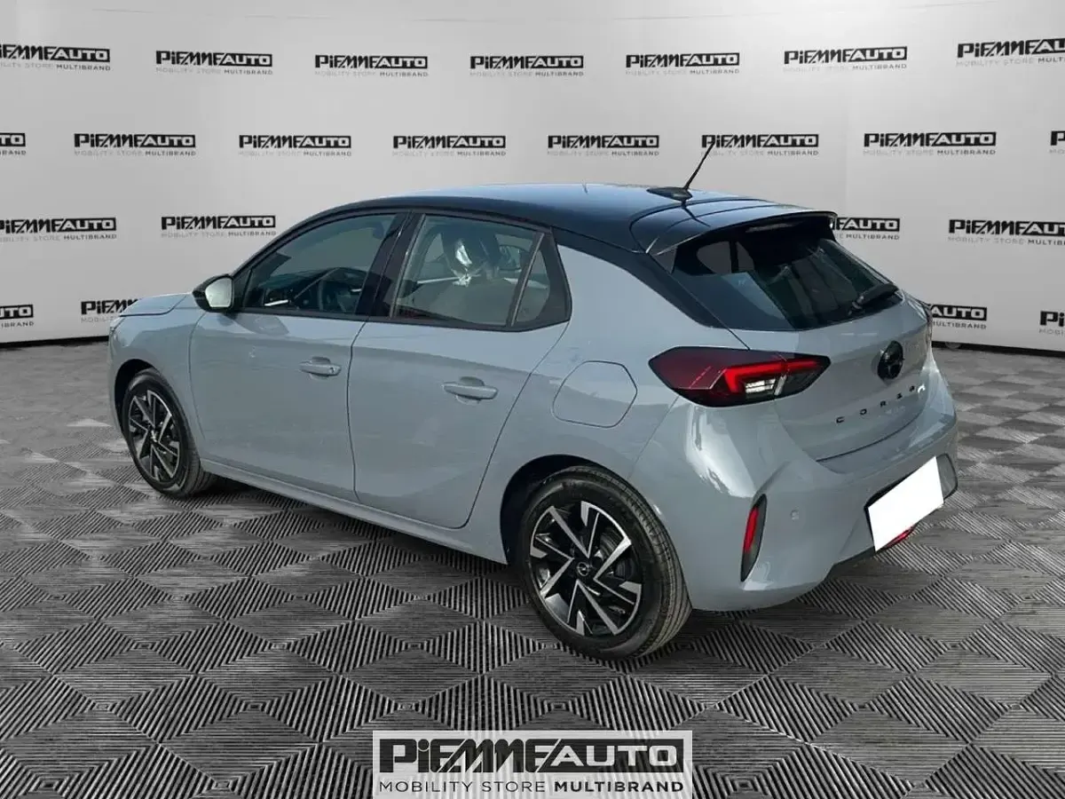 Nuova Opel Corsa 101 CV (74 kW) 2026 Grigio Utilitaria