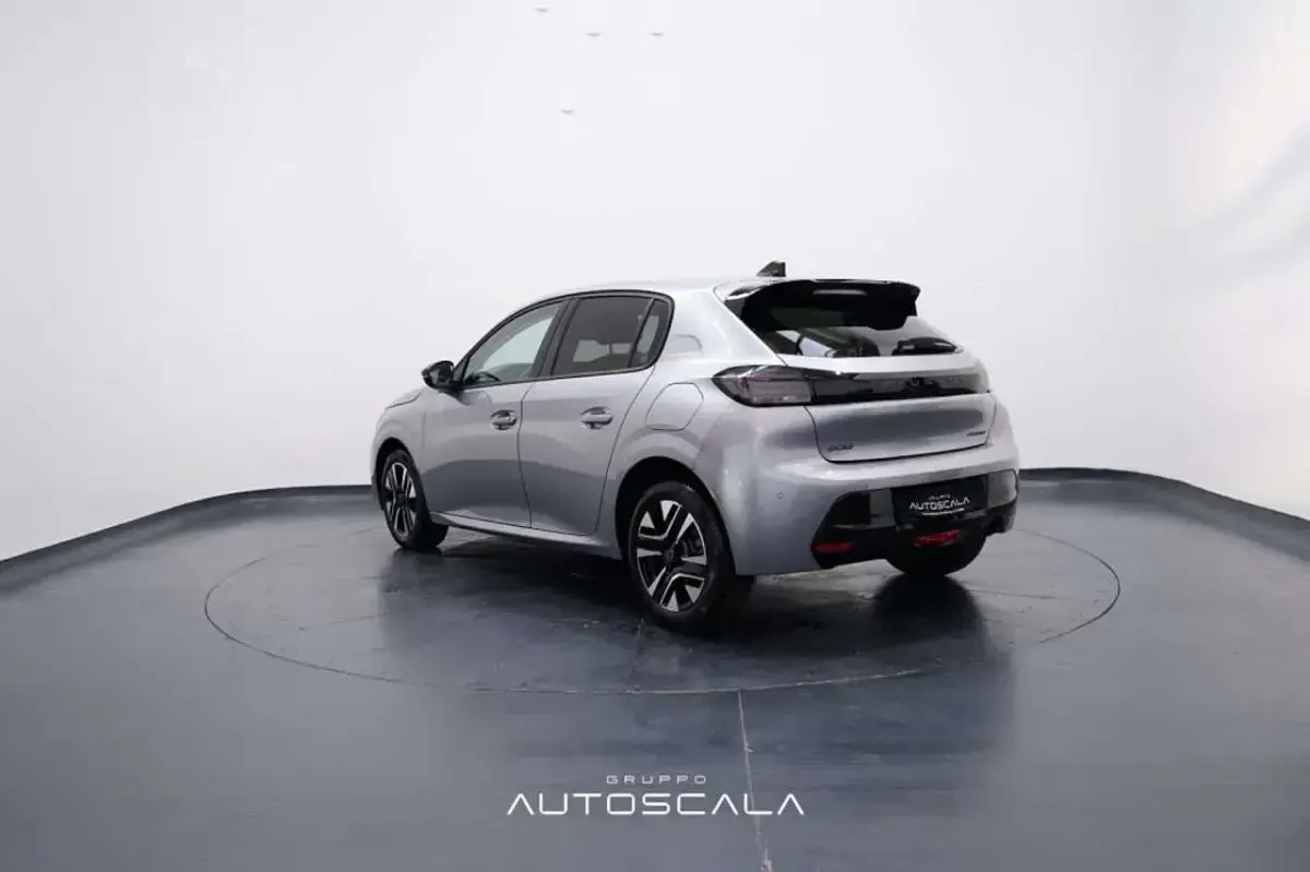 Nuova Peugeot 208 Allure 101 CV (74 kW) 2025 Grigio artense met. Utilitaria