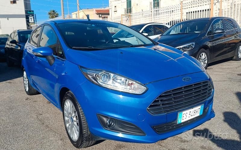 Usata Ford Fiesta Titanium 75 CV (55 kW) 2013 Blu Berlina