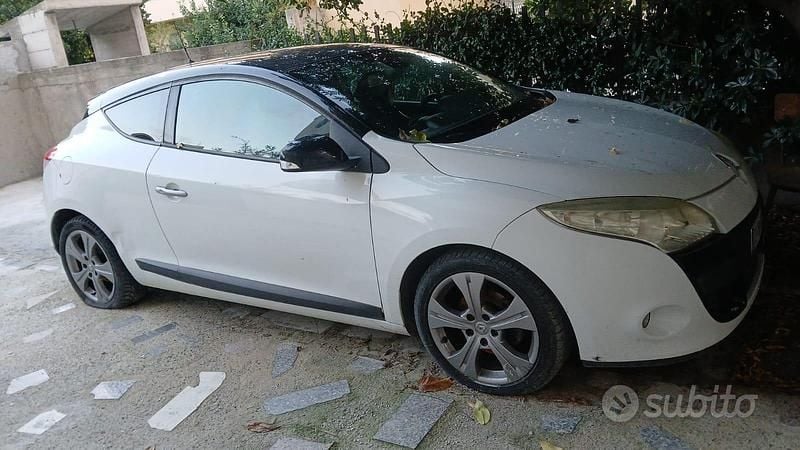 Usata Renault Mégane Coupé 110 CV (80 kW) 2011 Bianco Coupé