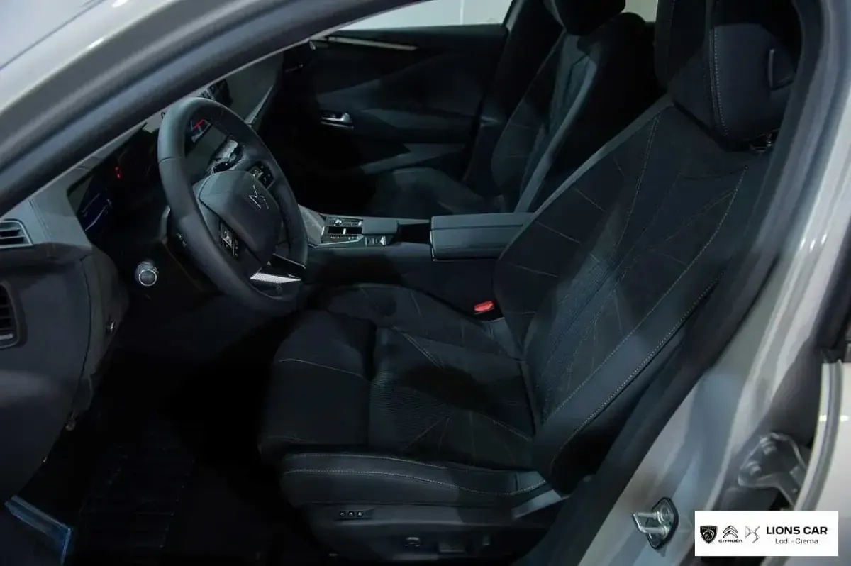 Nuova DS Automobiles DS4 136 CV (100 kW) 2026 Grigio Berlina