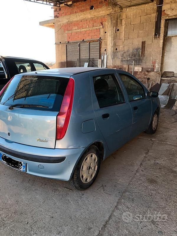 Usata Fiat Punto 60 CV (44 kW) 2000 Blu Utilitaria