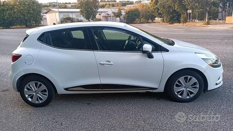 Usata Renault Clio IV 90 CV (66 kW) 2017 Bianco Berlina