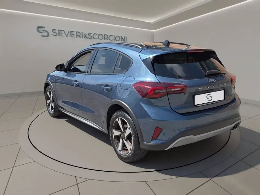 Usata Ford Focus Active 125 CV (91 kW) 2023 Blue metallic (metalliclackierung) Berlina