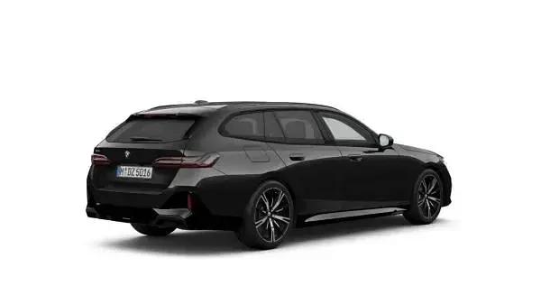 Nuova BMW 540 Efficient Dynamics 286 CV (210 kW) 2026 Black sapphire metallizzato Station wagon