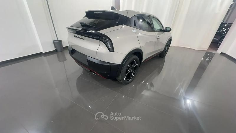 Nuova Alfa Romeo Junior Edizione Speciale 136 CV (100 kW) 2026 Beige SUV