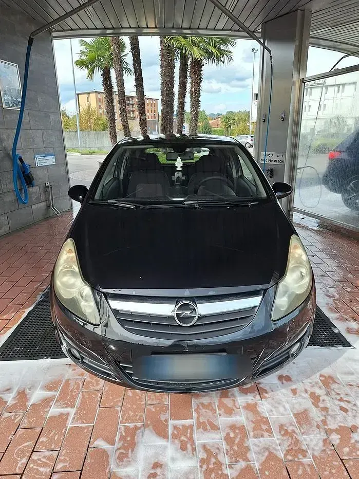 Używany Opel Corsa Sport 90 KM (66 kW) 2008 Czarny Hatchback