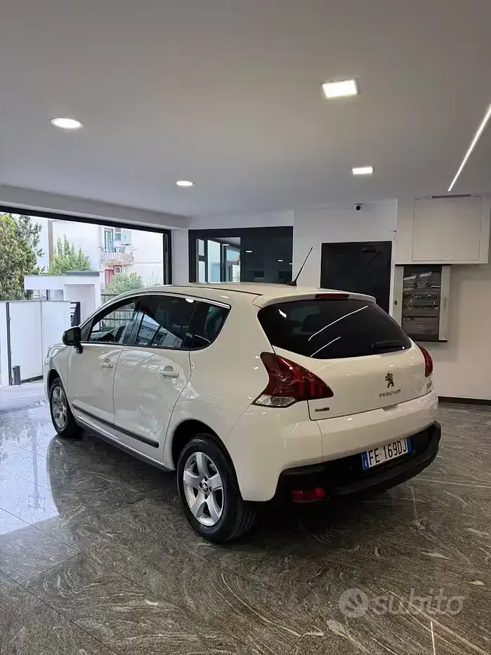 Usata Peugeot 3008 Active 120 CV (88 kW) 2016 Bianco Station wagon