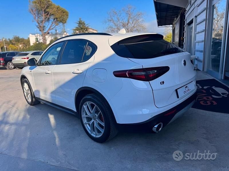 Usata Alfa Romeo Stelvio Executive 190 CV (139 kW) 2019 Bianco SUV