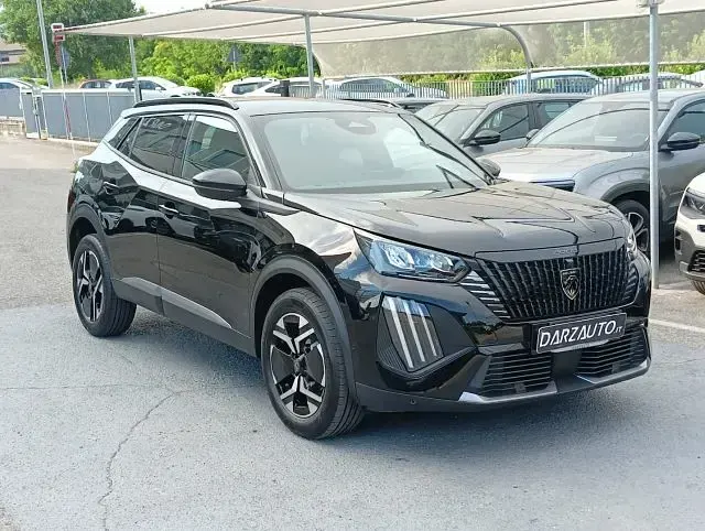 Usata Peugeot 2008 Allure 101 CV (74 kW) 2025 Nero perla metallizzato SUV