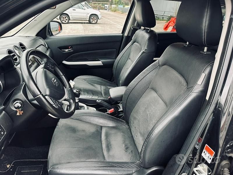 Usata Suzuki Vitara 120 CV (88 kW) 2017 Nero Station wagon