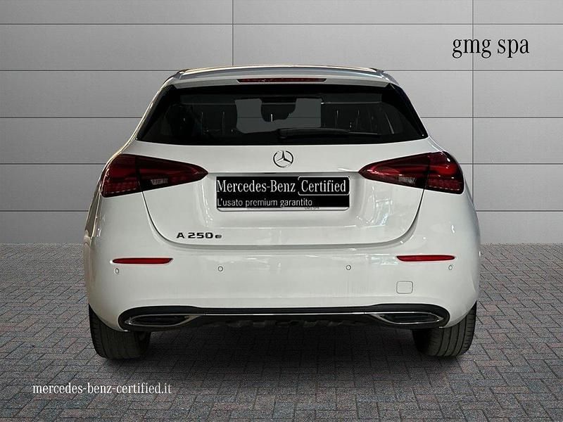 Usata Mercedes E250 Advanced 163 CV (119 kW) 2023 Bianco Berlina