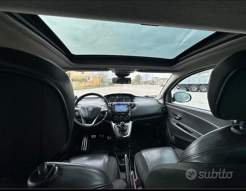 Usata Lancia Ypsilon 95 CV (69 kW) 2012 Utilitaria