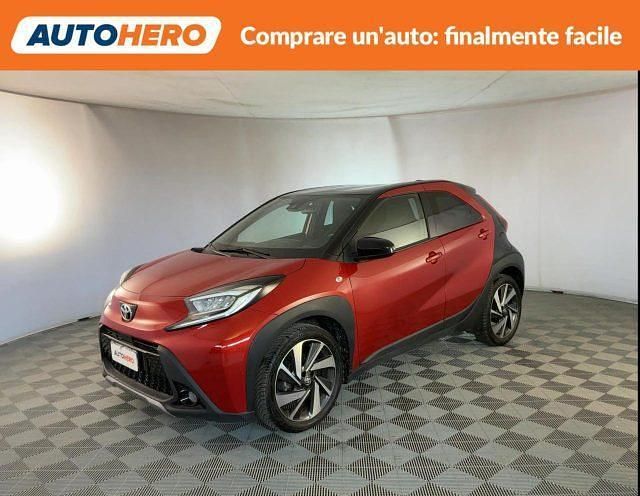 Usata Toyota Aygo X Lounge 72 CV (52 kW) 2022 Rosso SUV