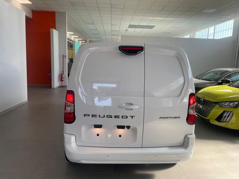 Usata Peugeot Partner S 102 CV (75 kW) 2024 Bianco Monovolume