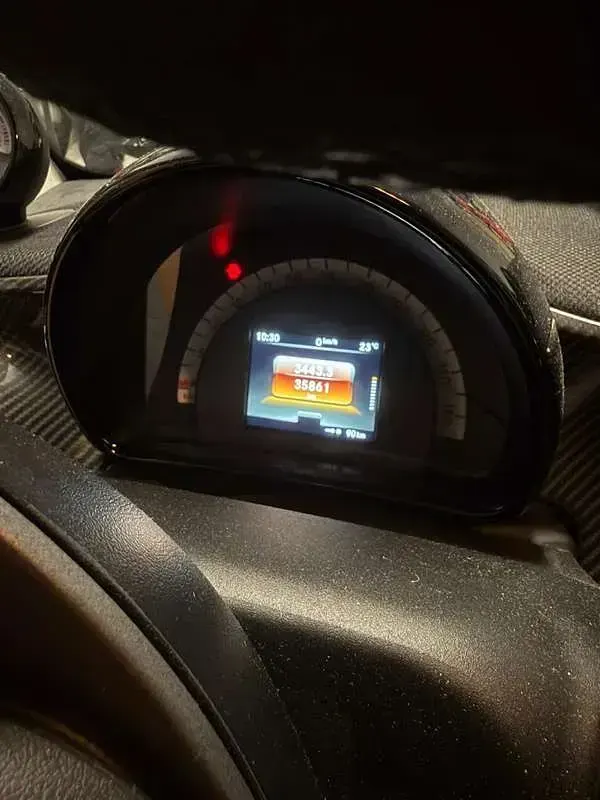 Usata Smart ForTwo Coupé 41 kW (56 CV) 2023 Oro Utilitaria