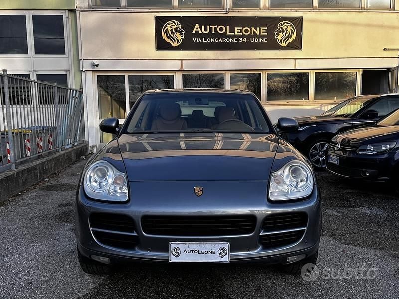 Usata Porsche Cayenne 250 CV (183 kW) 2006 Grigio SUV