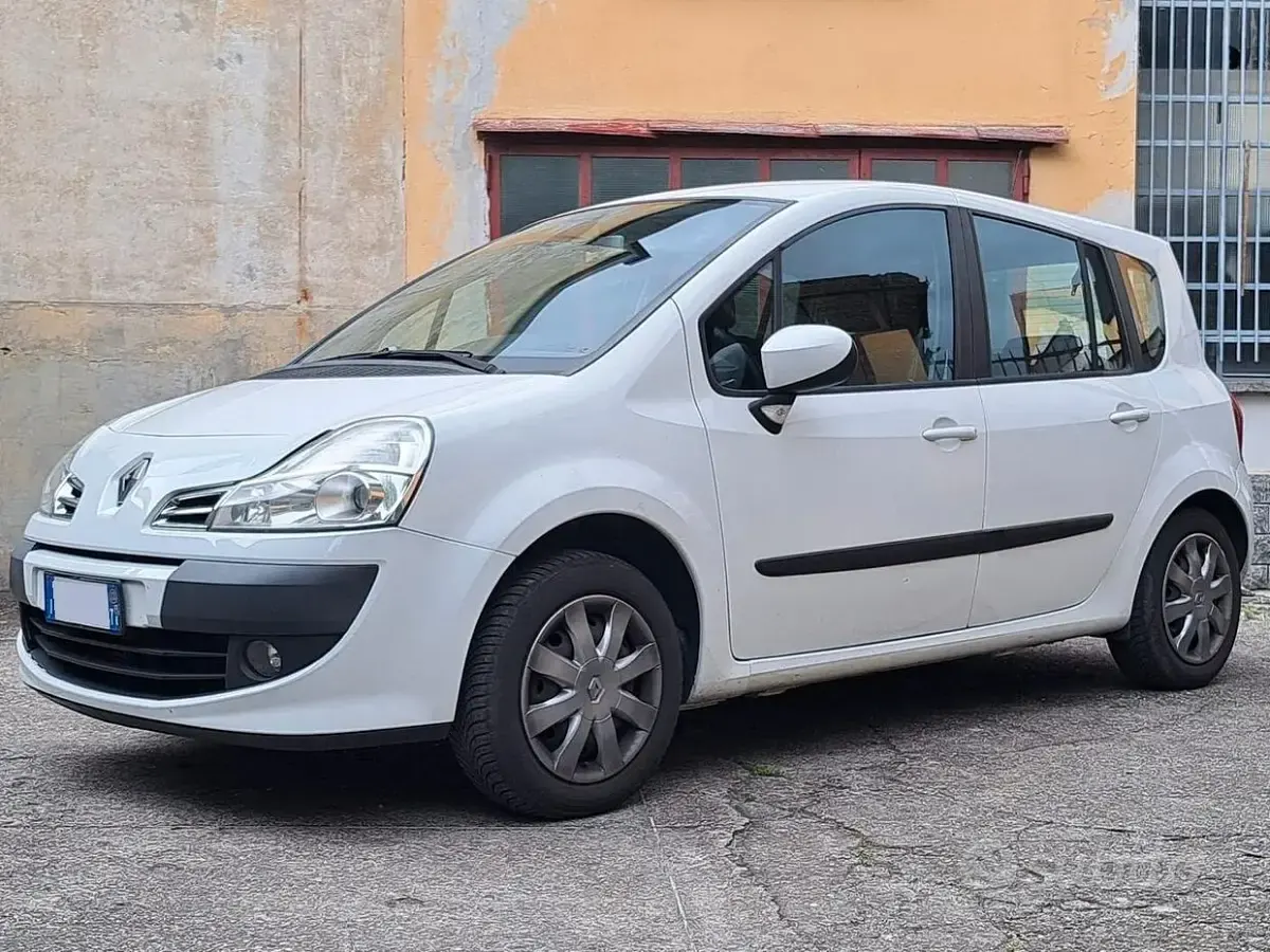 Usata Renault Modus 103 CV (75 kW) 2012 Bianco Monovolume