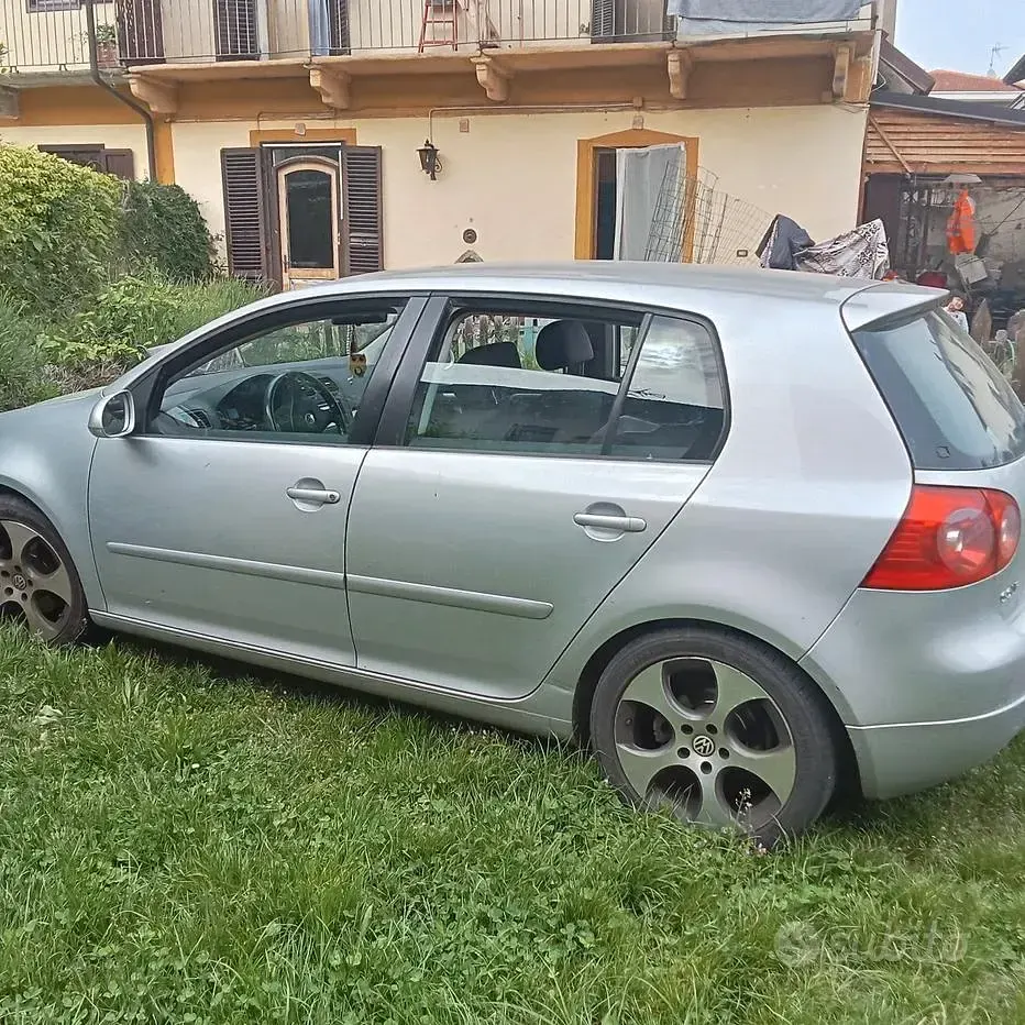 Usata VW Golf IV 140 CV (102 kW) 2004 Grigio Berlina