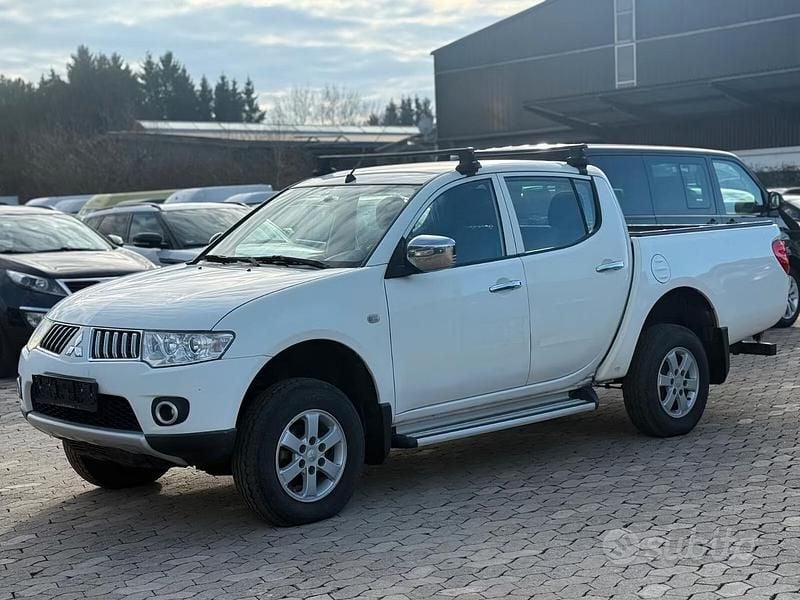 Bianco Usata 2011 Mitsubishi L200 Invite Pick-up | 11.990 € (Super prezzo) - Immagine 1/4