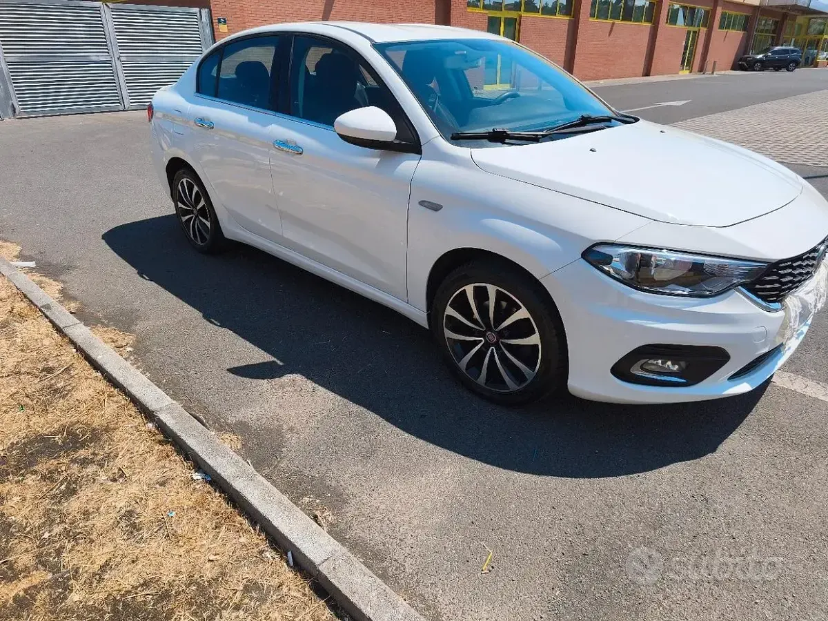 Usata Fiat Tipo 120 CV (88 kW) 2015 Bianco Berlina
