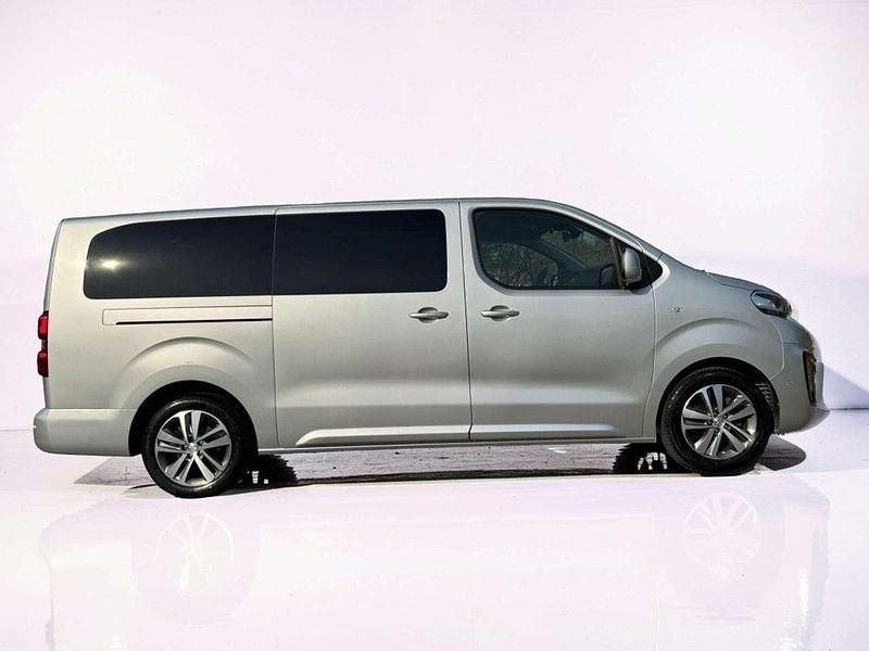Begagnad Peugeot Traveller Allure 181 HK (133 kW) 2017 Silver Minibuss