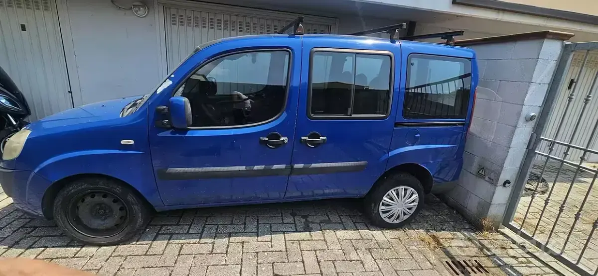 Usata Fiat Doblò 105 CV (77 kW) 2008 Bluazzurro Monovolume