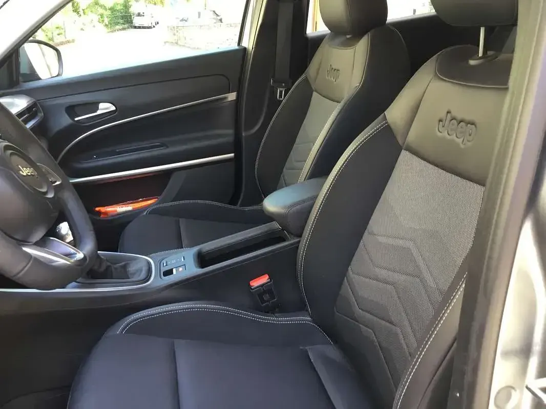 Usata Jeep Avenger Altitude 101 CV (74 kW) 2023 Grigio SUV