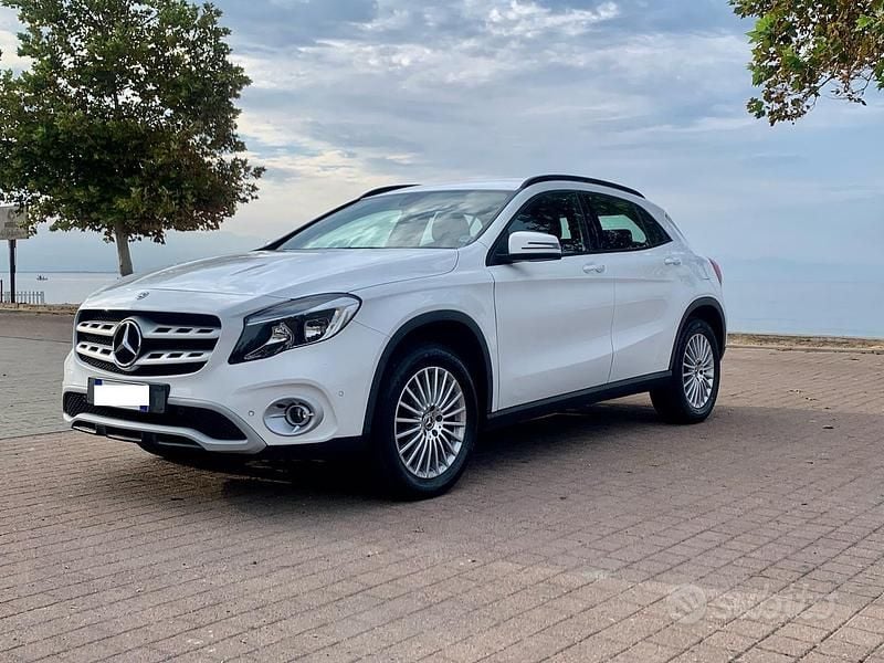 Usata Mercedes GLA180 Sport 109 CV (80 kW) 2018 Bianco SUV