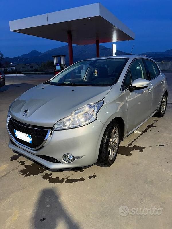 Usata Peugeot 208 82 CV (60 kW) 2013 Utilitaria