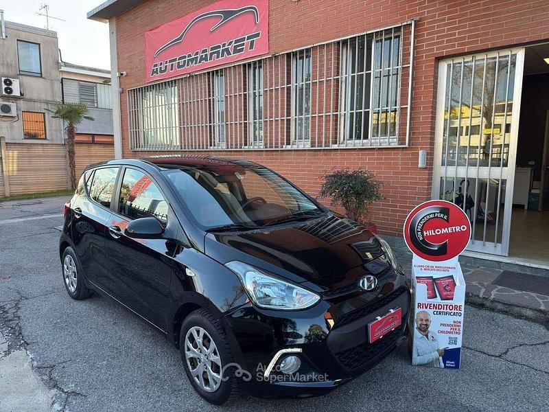 Nero Usata 2015 Hyundai i10 Edition Due volumi | 9990 € (Cara) - Immagine 1/3
