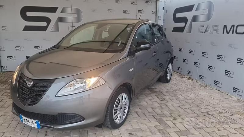 Usata Lancia Ypsilon S 95 CV (69 kW) 2015 Grigio Utilitaria