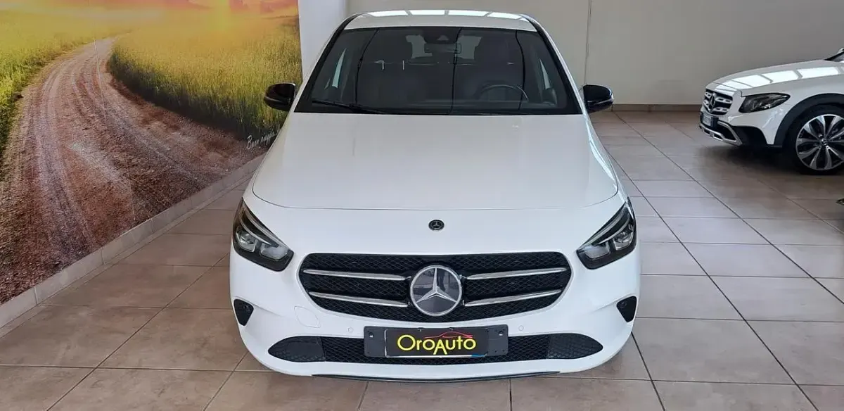 Usata Mercedes B180 116 CV (85 kW) 2020 Bianco Utilitaria