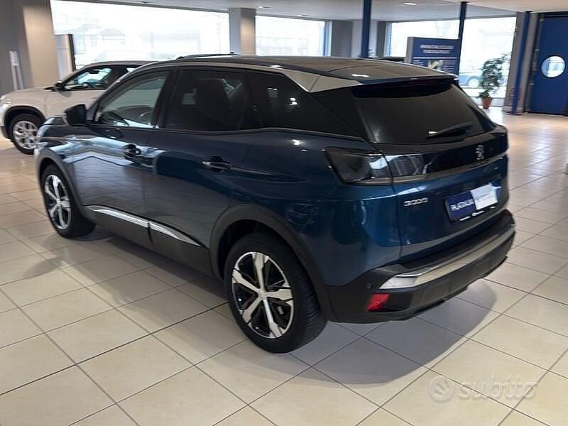 Usata Peugeot 3008 Allure 130 CV (95 kW) 2021 Blu SUV